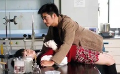 污到下面滴水的图